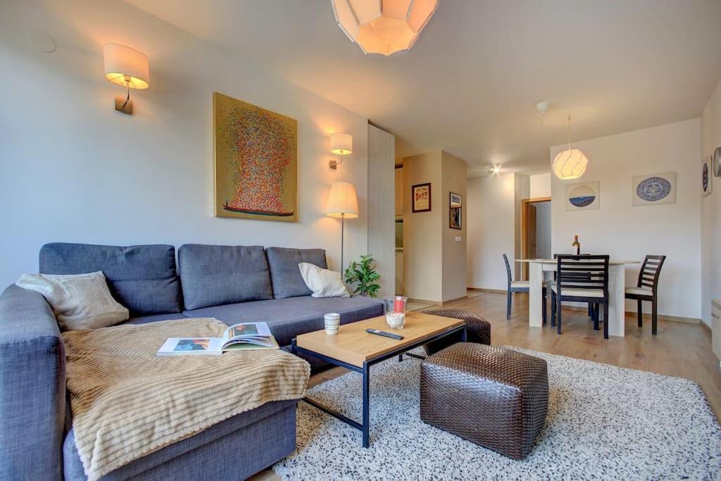 Spacious Home Office With Secure Garage In Sofia Bagian luar foto